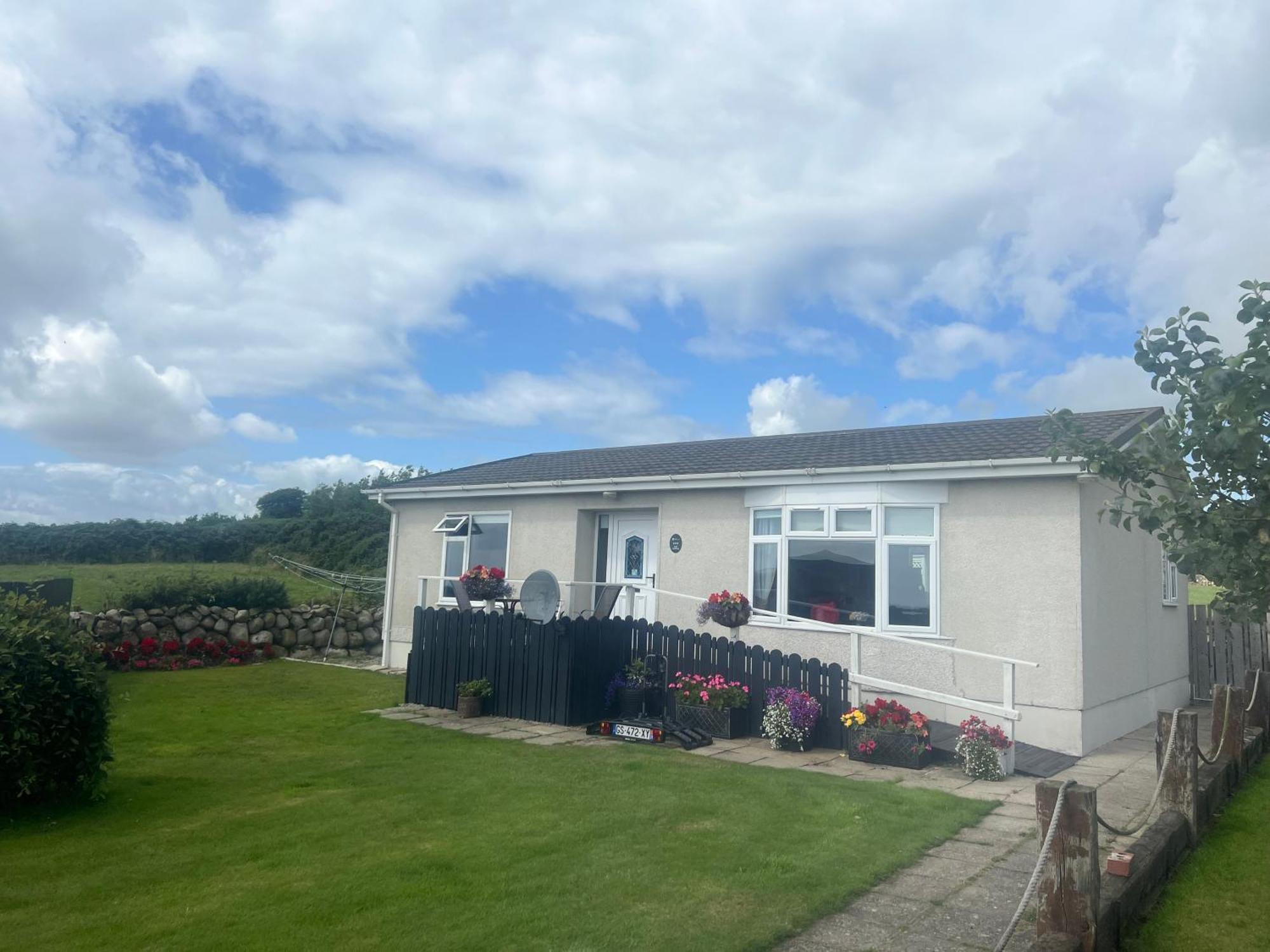 Moneydarragh Cottage With Uninterrupted Mountain And Sea Views- Hot Tub Available For Hire Annalong Экстерьер фото